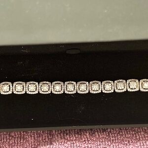 Diamond Cushion line Bracelet